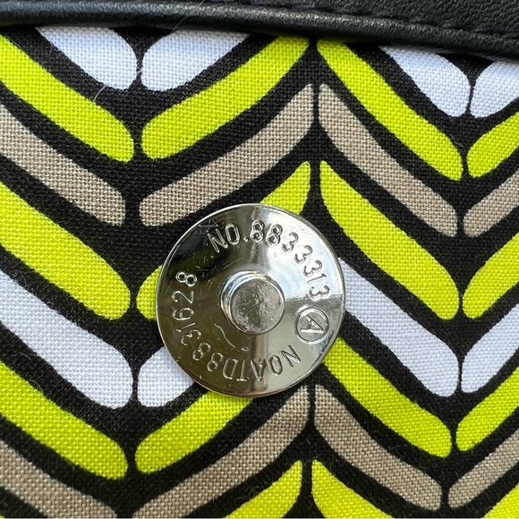 New Vera Bradley Crossbody Citron Purse - Picture 9 of 11